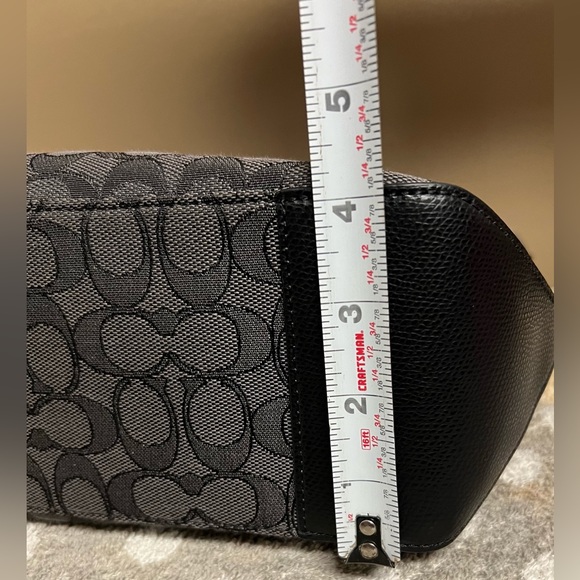 COACH Signature Tote/Bag - Picture 13 of 14